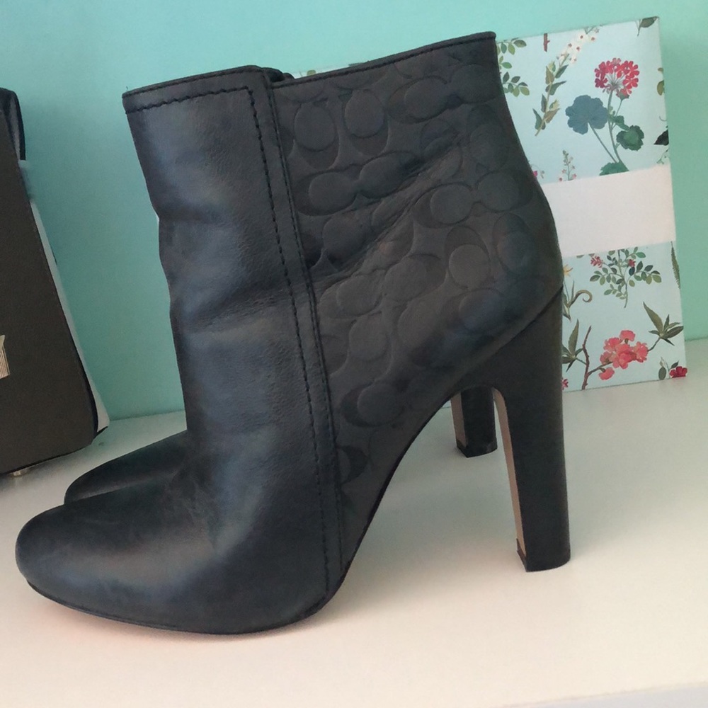 beautiful new ankle boots never used